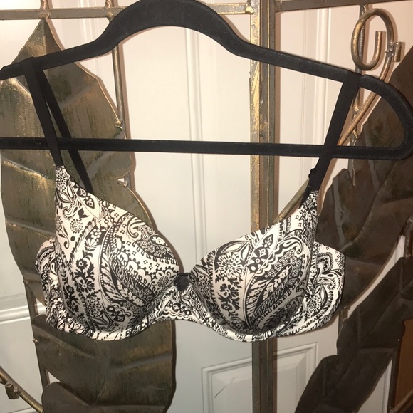 Victoria’s Secret bra 36C ❤️‎ - Picture 1 of 5